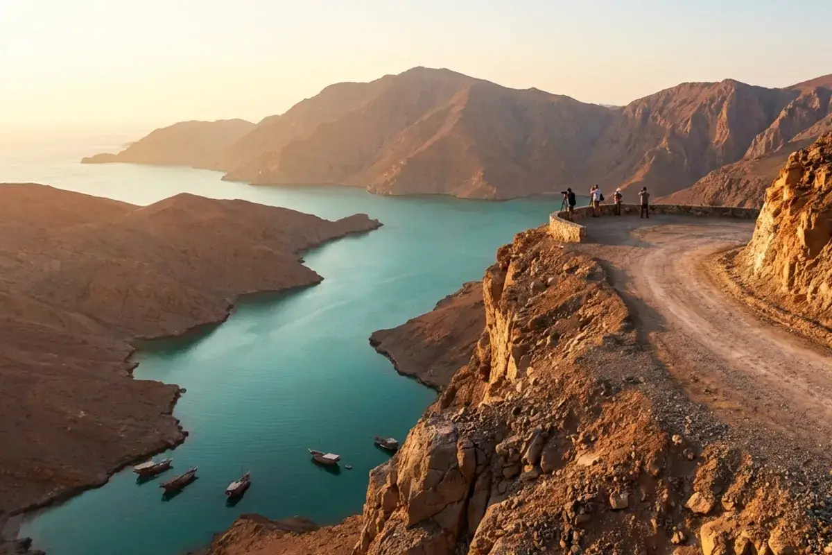 Khor Najd zigzag mountain road viewpoint